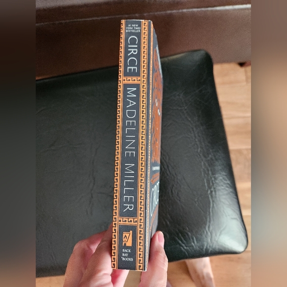 *2 for $25* Circe by Madeline Miller, Fantasy Paperback - Picture 2 of 4